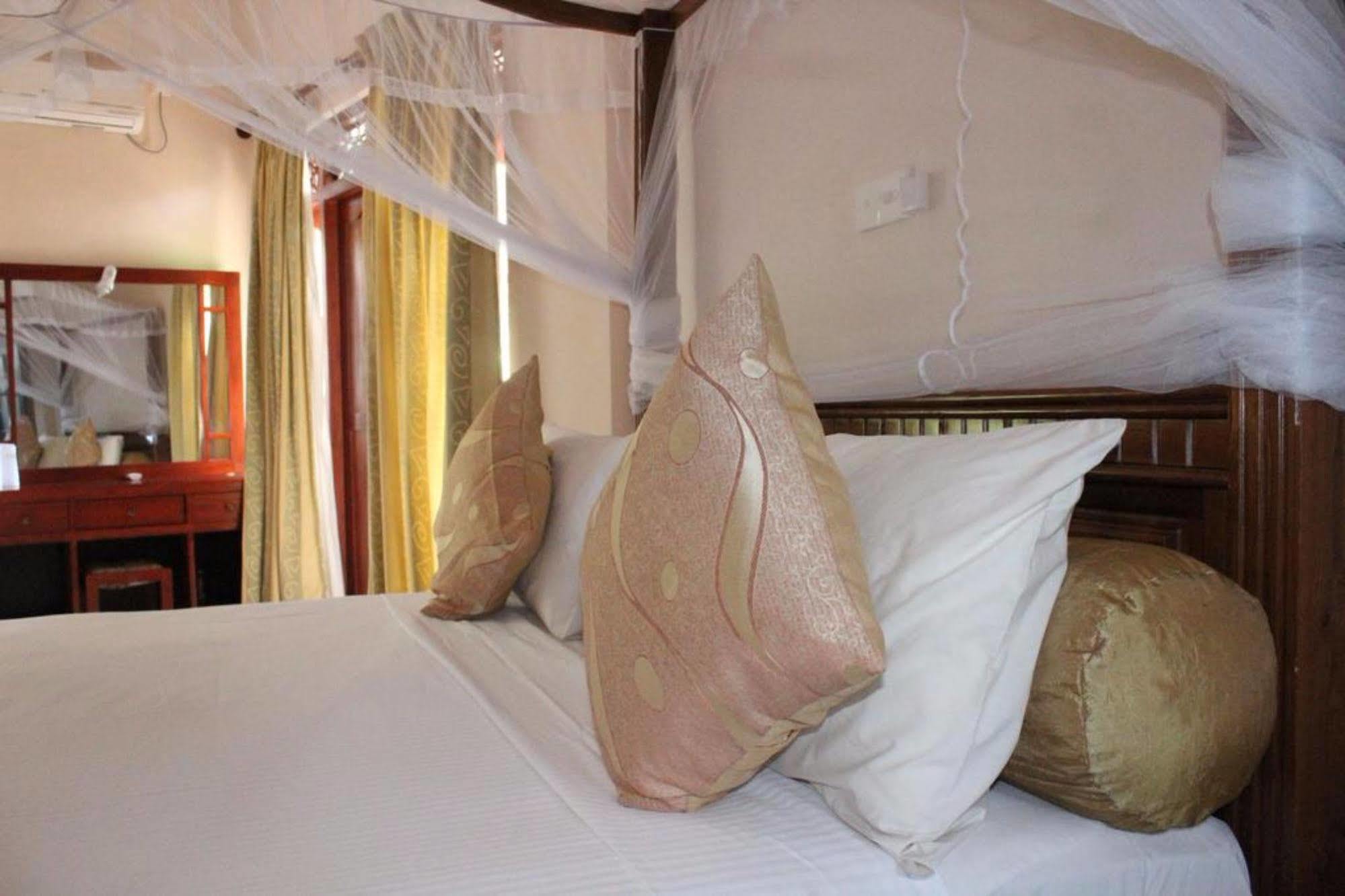 Hotel Bentota Village מראה חיצוני תמונה